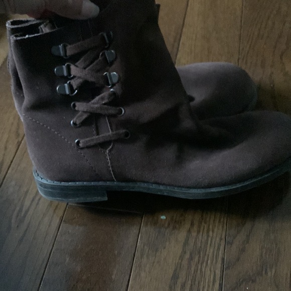 Nine West Brown Suede Slouch Booties - Size 6 - Very Good Condition - Picture 2 of 5